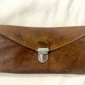 Roots Canada distressed leather wallet